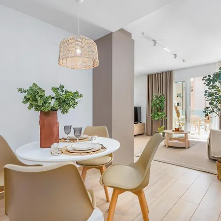 Marinasunbeach Rem דירה