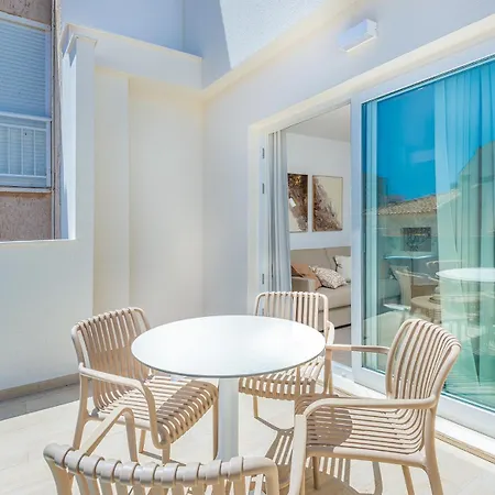 Marinasunbeach Rem דירה *